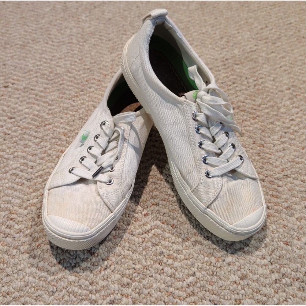 Cariuma OCA Low Off White Canvas Sneakers Womens 8 Casual Lace Up Classic